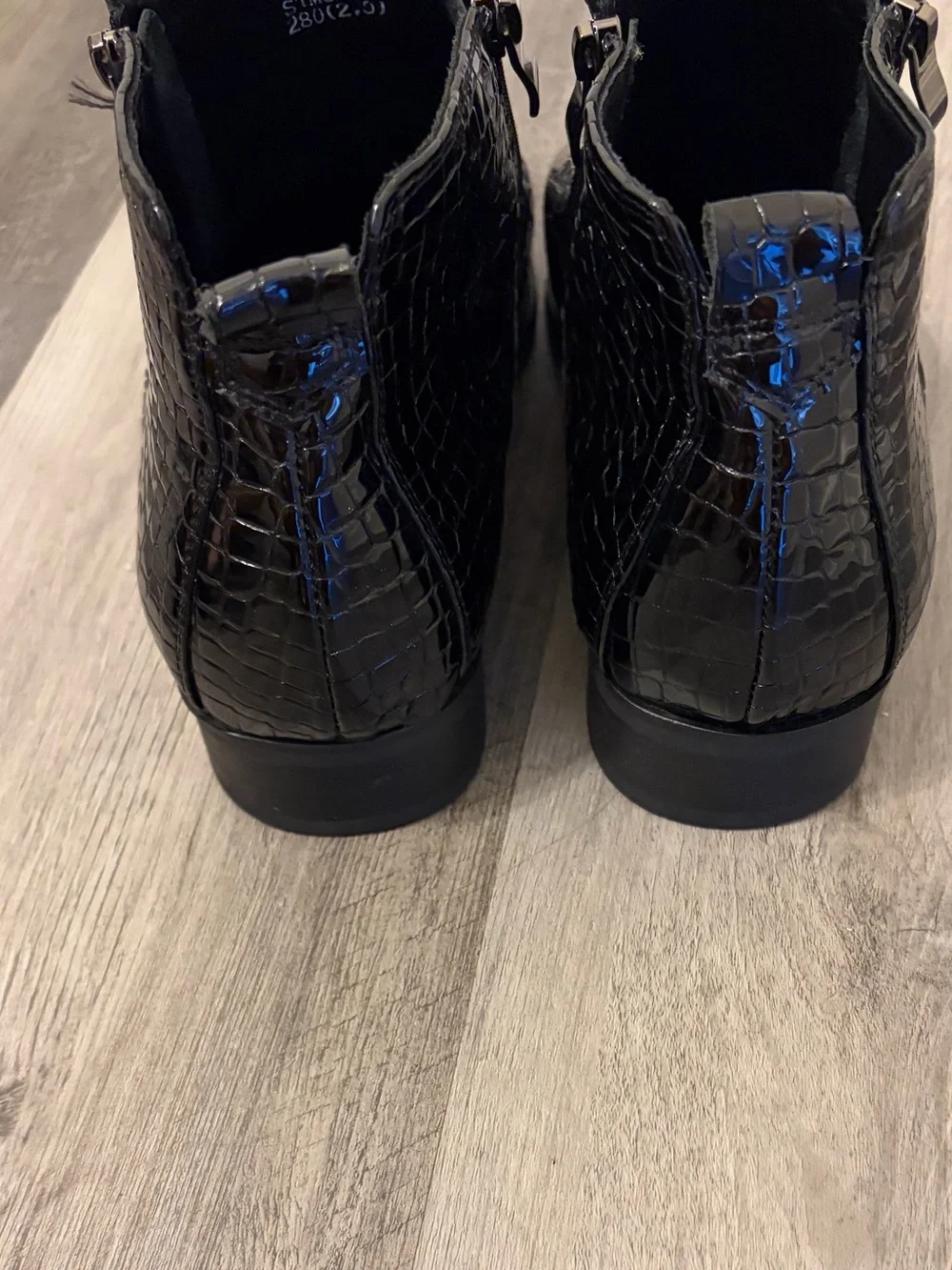 Santimon Men's Black Patent Croc-Embossed Leather Chelsea Boots
